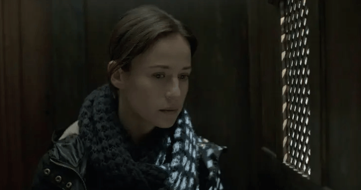 Marta Etura em cena como Amaia Salazar em o guardião invisível