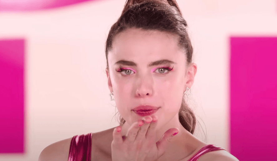 Margaret Qualley em A Substância