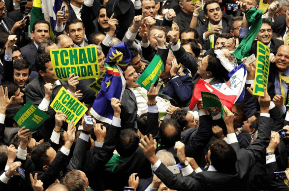 cena do impeachment de dilma rousseff, retratada também no documentario democracia em vertigem