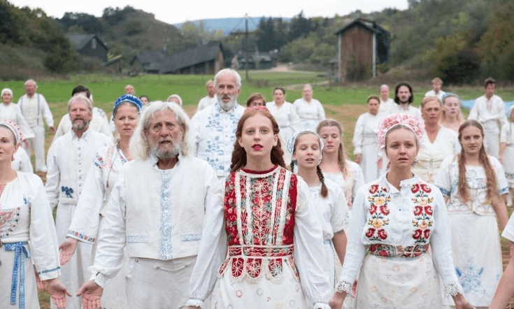 Representação da comunidade de Harga, em Midsommar