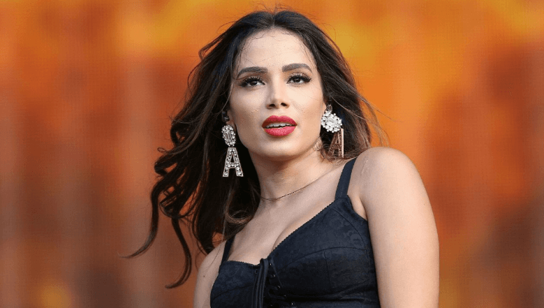 Cantora Anitta