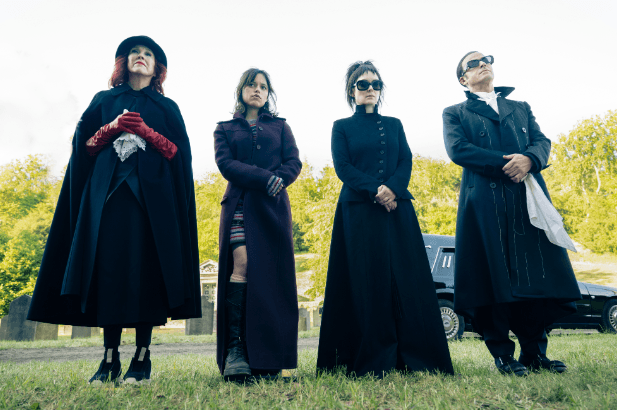 Parte do elenco de os fantasmas ainda se divertem