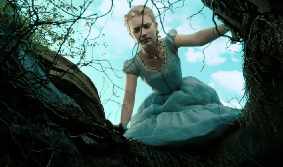 Mia Wasikowska como Alice em Alice no país das maravilhas