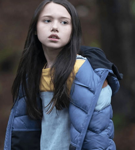 Violet Mcgraw como Cady, em M3gan